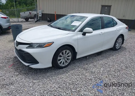2019 Toyota Camry Le z USA, uszkodzony, nr VIN 4T1B11HKXKU786639